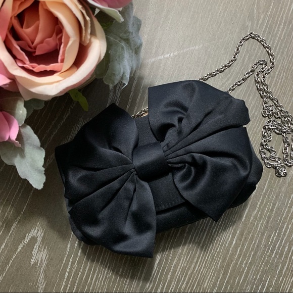 RSVP BLACK SATIN CLUTCH WITH.BOW - Picture 10 of 14